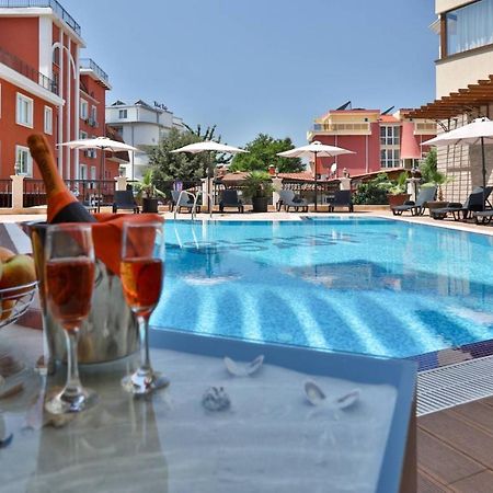 Vip Club Dolphin Coast Aparthotel Napospart Kültér fotó