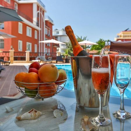 Vip Club Dolphin Coast Aparthotel Napospart Kültér fotó